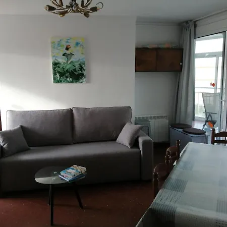 With Sea Views In Appartement Castell-Platja d'Aro